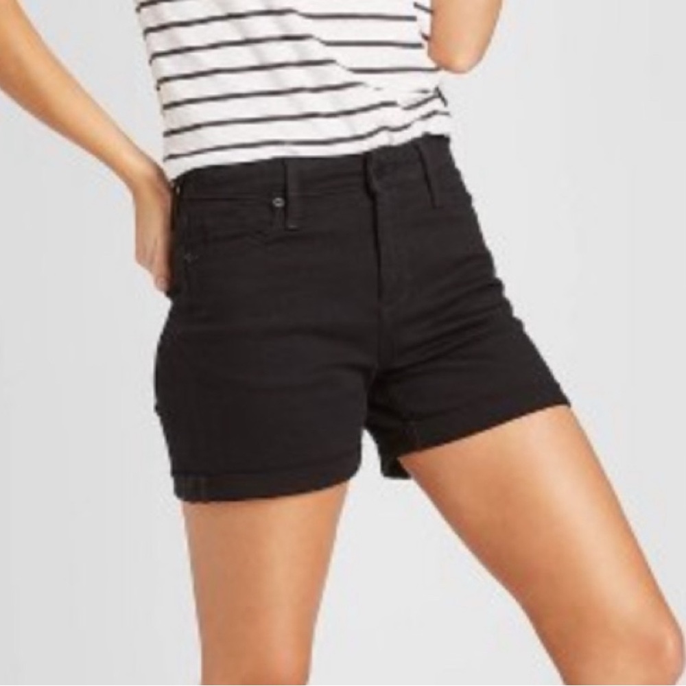 NWT Universal Threads 14 Black Denim Shorts High Rise Midi Cuffed Hem Stretch
